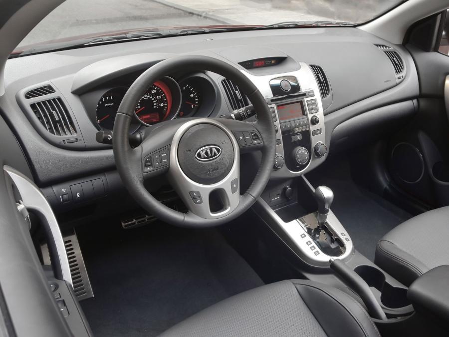  Kia Forte Koup 2009 года  (фото 41 из 169)